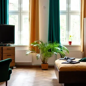 https://bailey-apartment.krakowhotelspoland.com