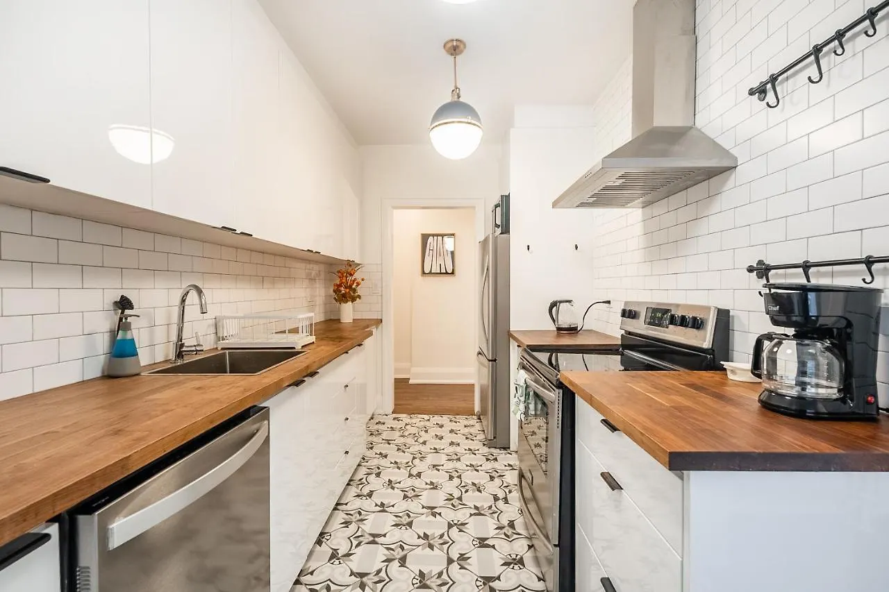 Beautiful And Spacious Luxury Home Toronto