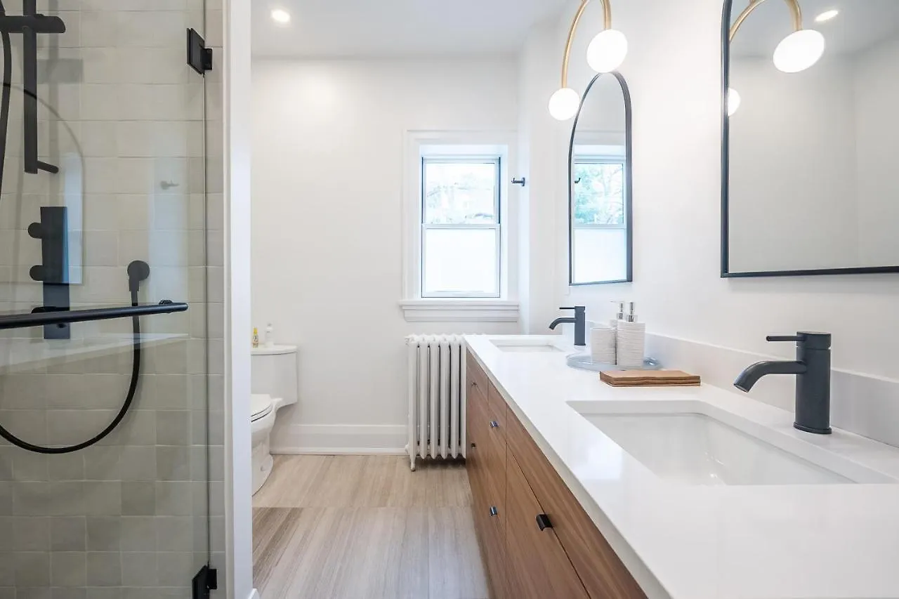 Beautiful And Spacious Luxury Home Toronto Canada