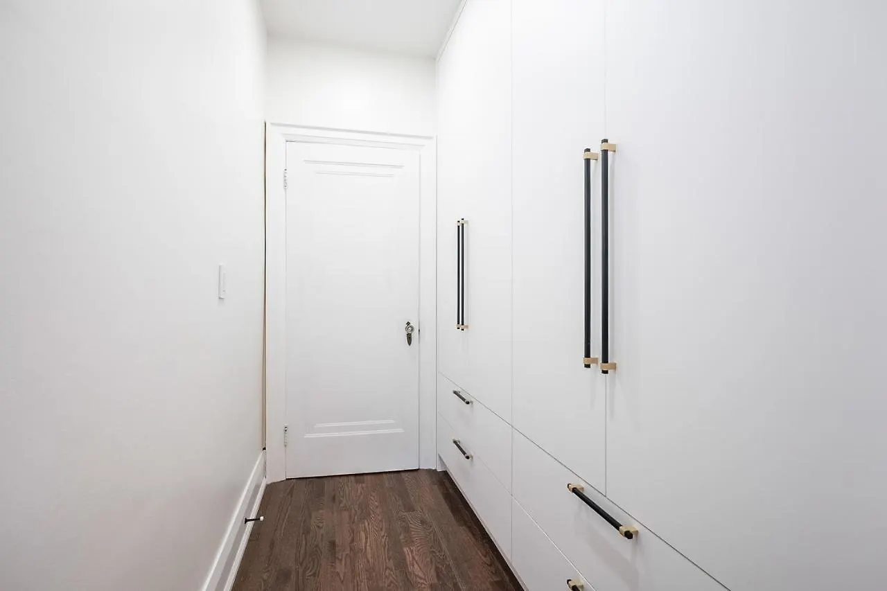 Beautiful And Spacious Luxury Home Toronto